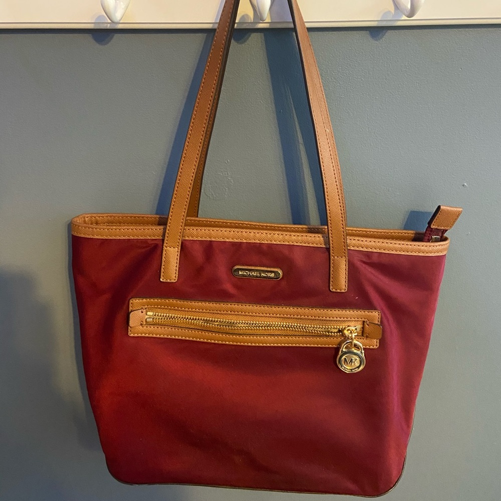 Michael Kors Burgundy Pocketbook